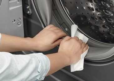 Как и с какво да почистите вътрешността на автоматична пералня