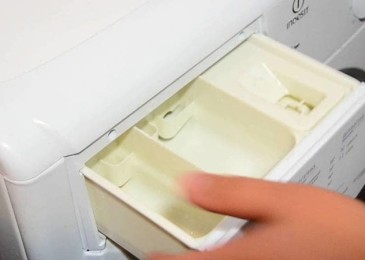 Как да премахнете тавата за прах в пералня?