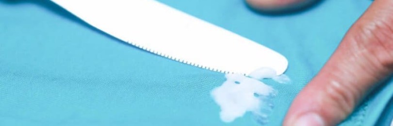 Как да премахнете уплътнителя от дрехите?