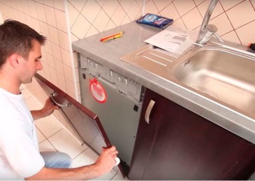 Преглед на съдомиялни машини под мивка