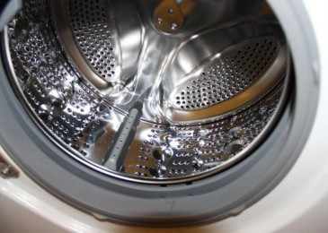 Почистване на барабана в пералнята от мръсотия и котлен камък