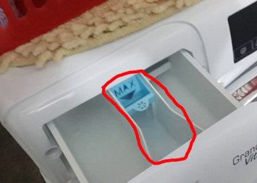 Защо водата в отделението на климатика не се оттича след измиване?