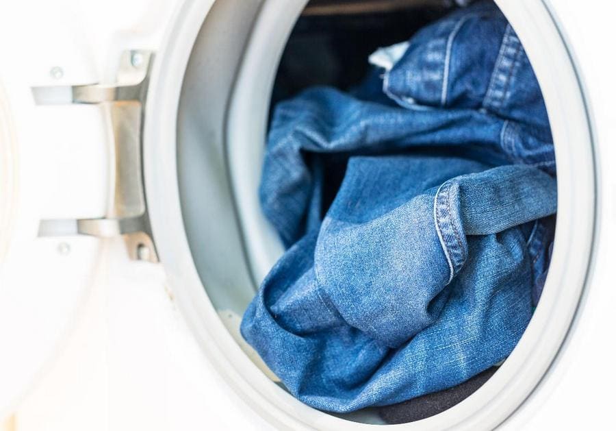 Как да перете дънкова риза