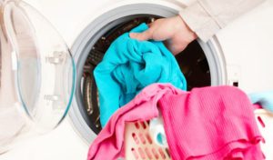 Как да перете полиестер в пералня