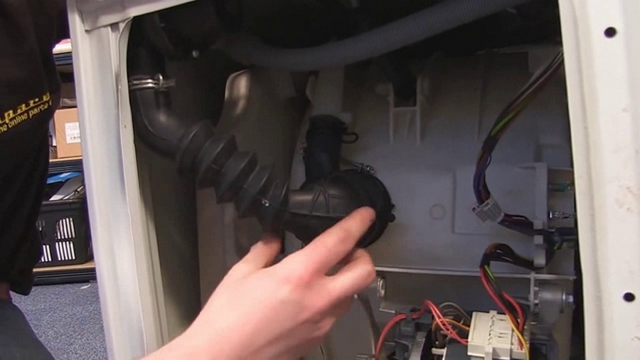 Неволно изтичане на вода