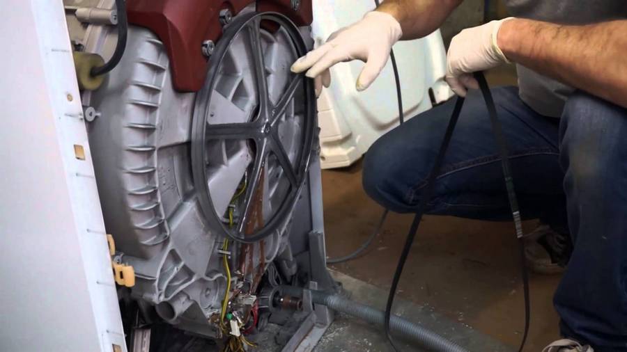 Коланът се свали