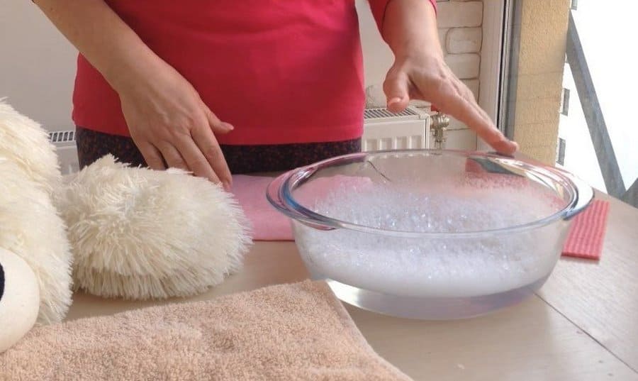 Грижа за играчки от естествени материали