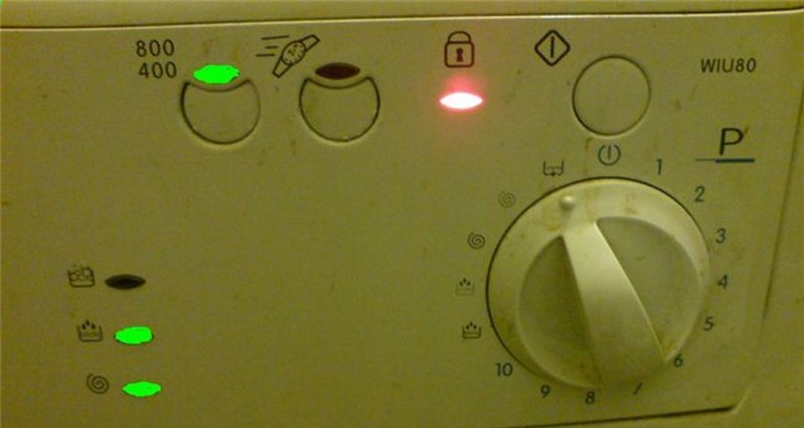 индикатор за заключване на люка