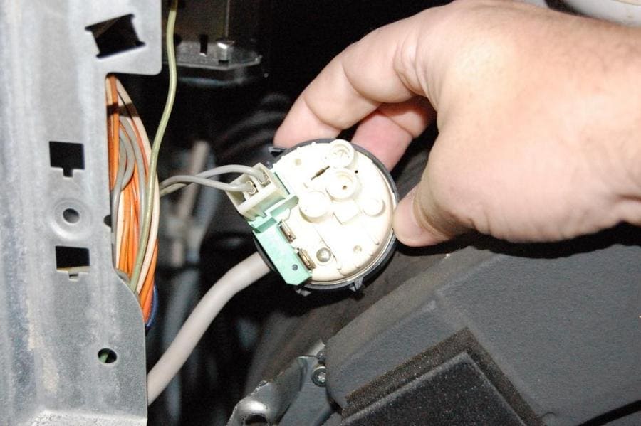 Неизправност на сензора за ниво на водата