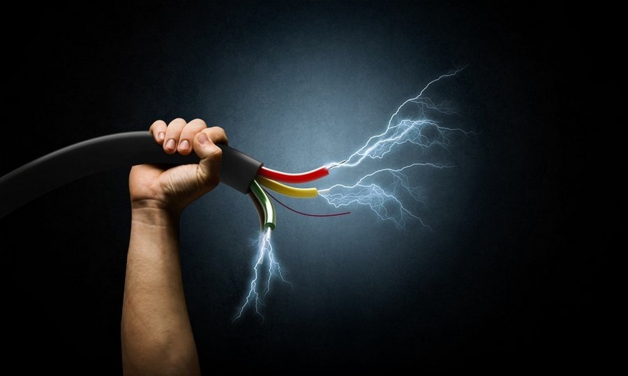 Захранващият кабел е повреден