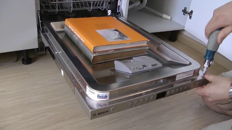 Регулиране на вратата на съдомиялната