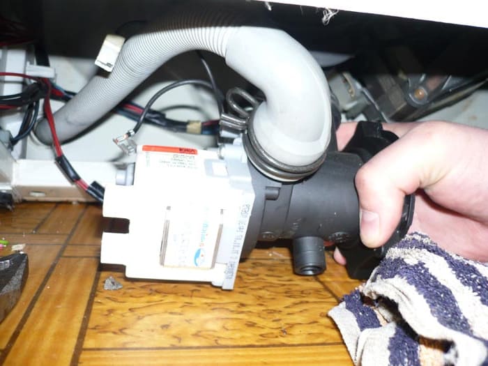 Как да развиете филтъра в пералня