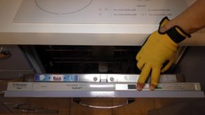 Грешка i10 в съдомиялната Electrolux