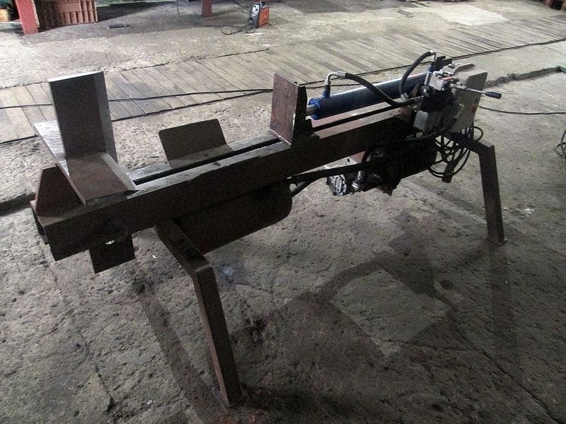 Хидравлична цепачка за дърва