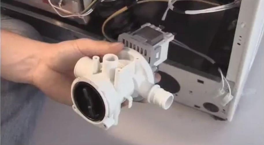 Проверка и ремонт на помпата в автомобил Ariston