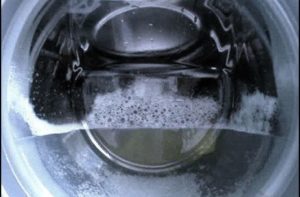 Пералнята поема много вода