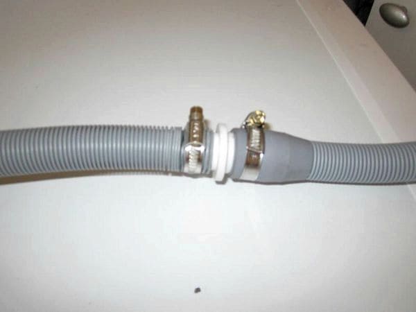 Как да скъсите маркучите на пералната машина