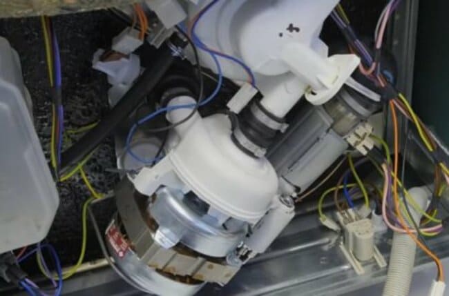 Как да сменим превключвателя за налягане в съдомиялна машина