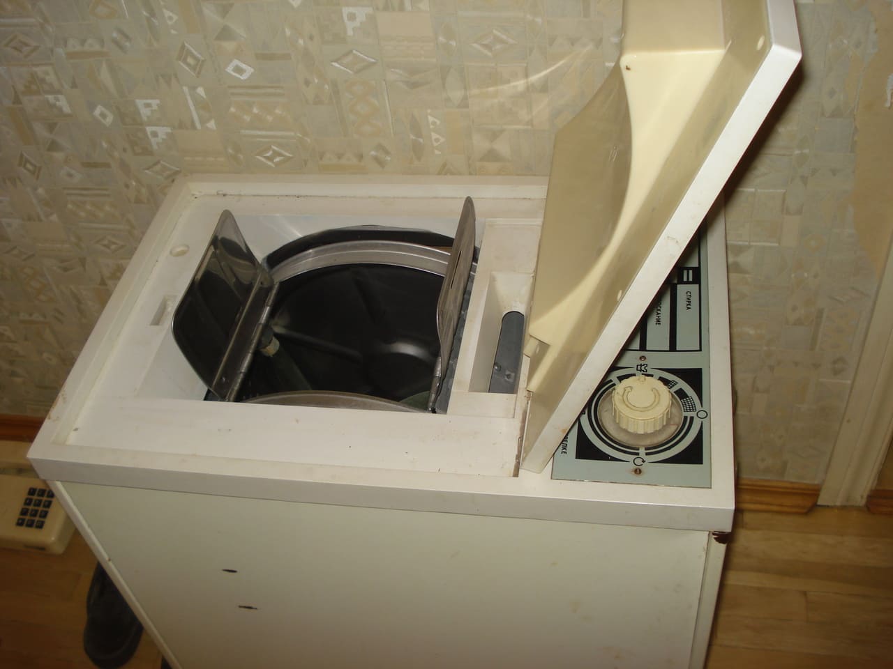 полуавтоматична пералня с барабан